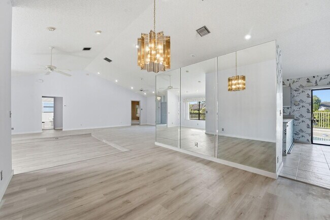 Building Photo - 9476 El Clair Ranch Rd
