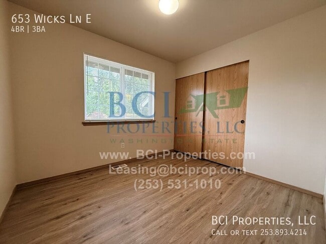 Building Photo - 653 Wicks Ln E