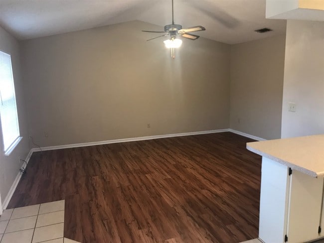 Building Photo - 2360 Hartsfield Way