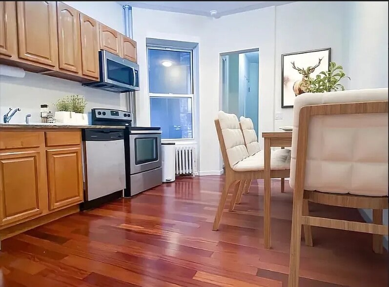 Building Photo - 129 W 56th St