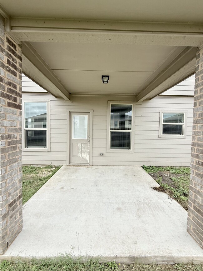 Building Photo - 3711 Brunswick Dr