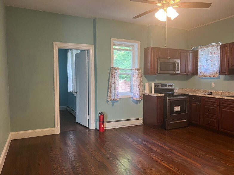 Building Photo - 214 Goffe Terrace