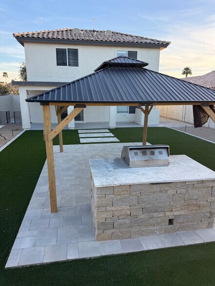 Building Photo - 11218 W Roma Ave