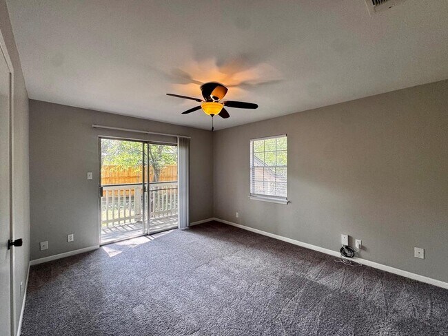 Building Photo - 3306 Doolin Dr