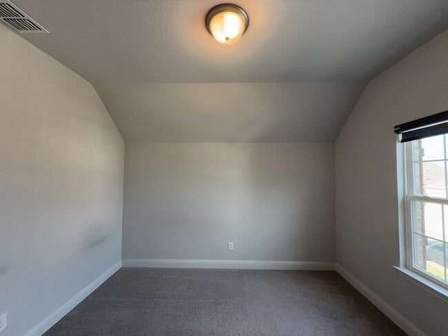 Building Photo - 7021 Lookout Ln