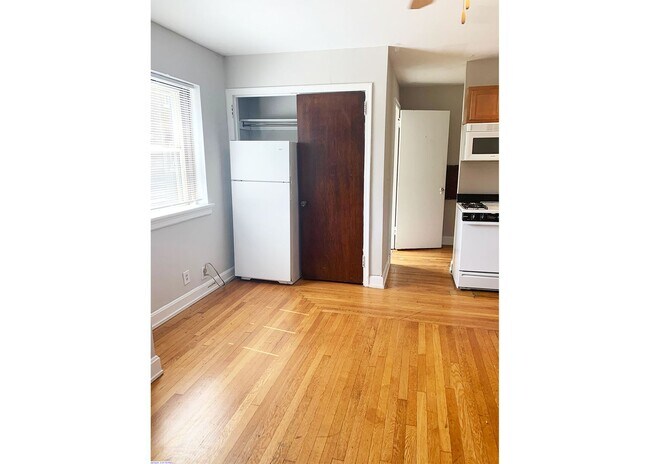 Interior Photo - Cliffwood