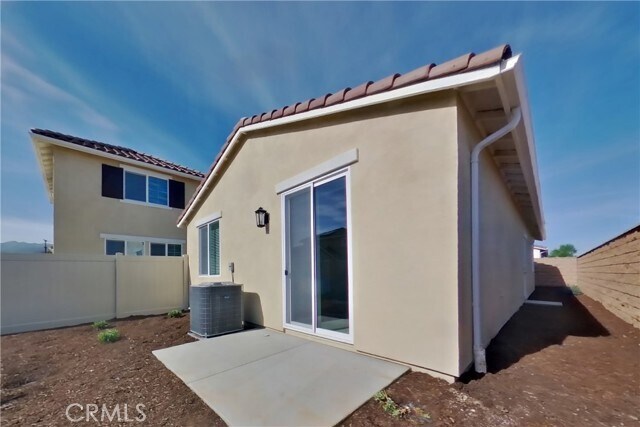 Building Photo - 611 Citron St