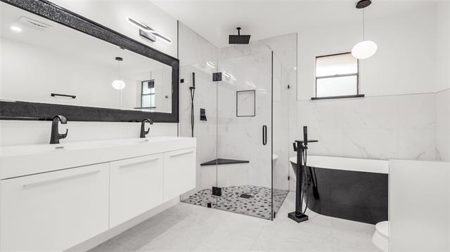 Building Photo - 2405 Bennington Ct