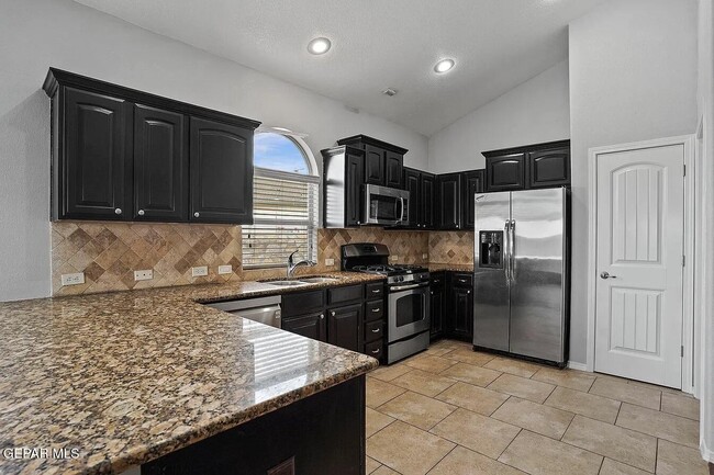 Building Photo - 14344 Alma Point Dr