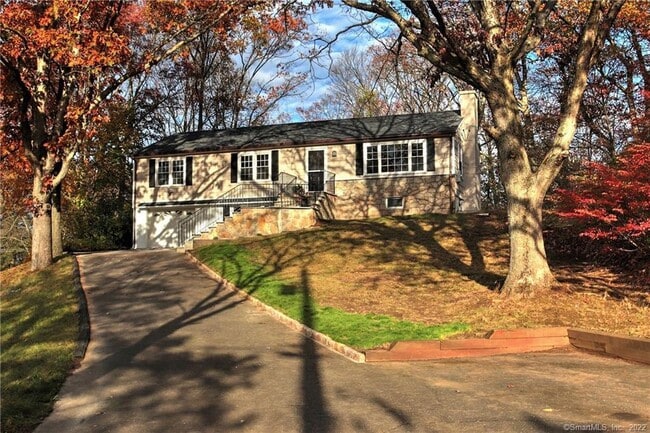 Building Photo - 29 Horseshoe Dr