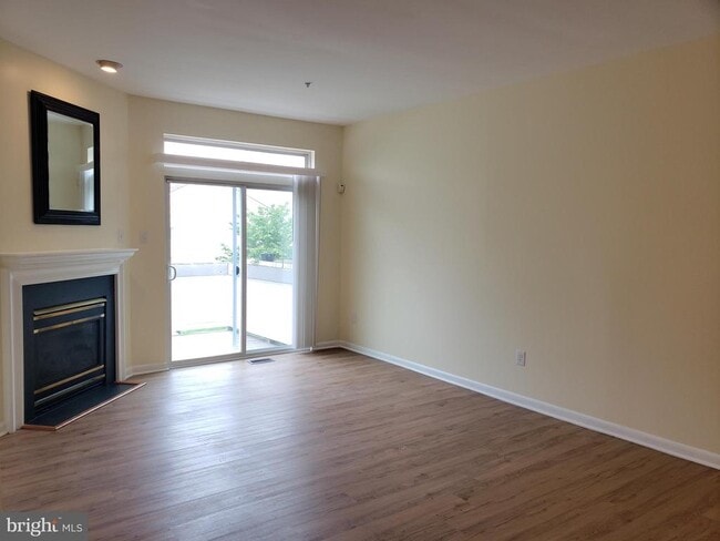 Building Photo - 18022 Royal Bonnet Cir