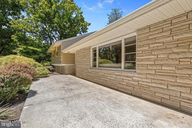 Building Photo - 87 Hillside Dr