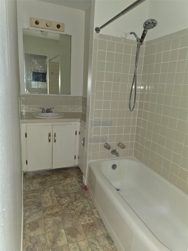 Building Photo - 3819 S Shepherd Dr