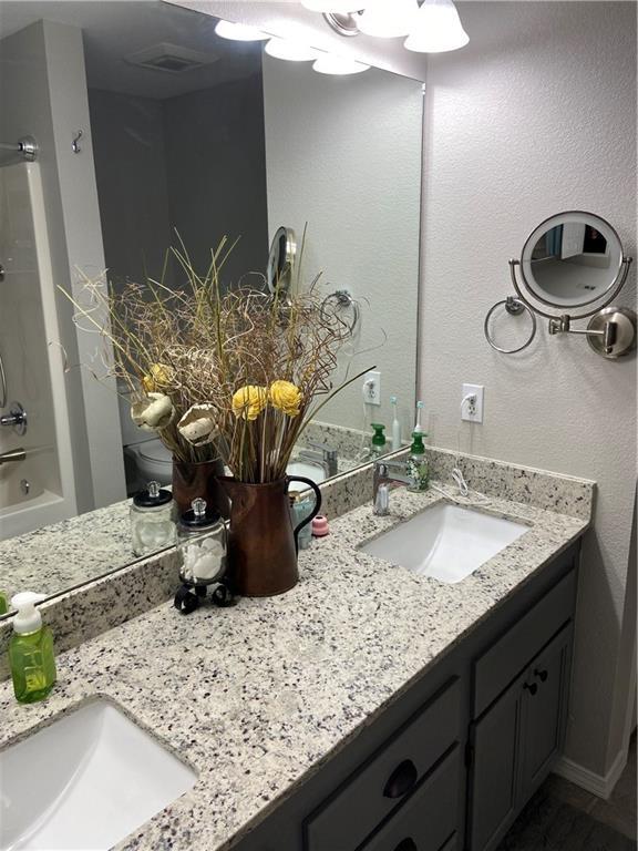 Building Photo - 15 Rillington Dr