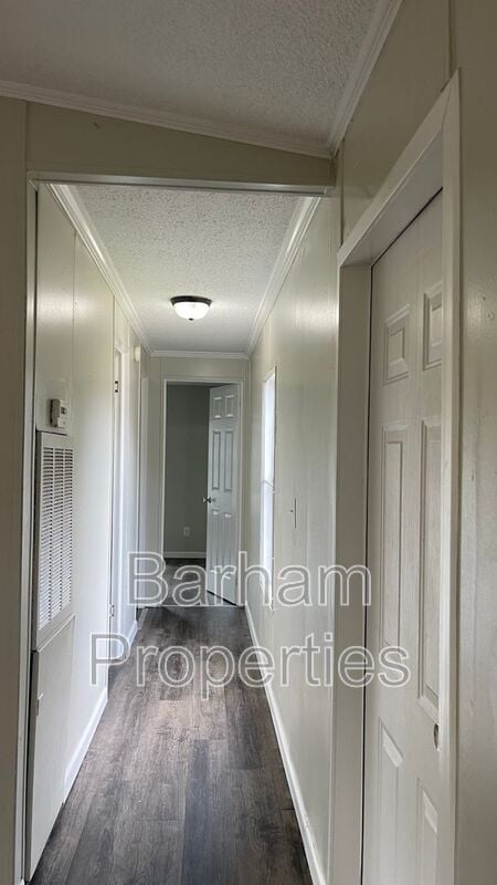 Building Photo - 265 Cir Pk Dr
