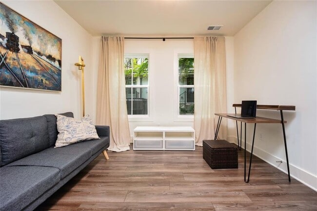 Building Photo - 305 Dilbeck Cir