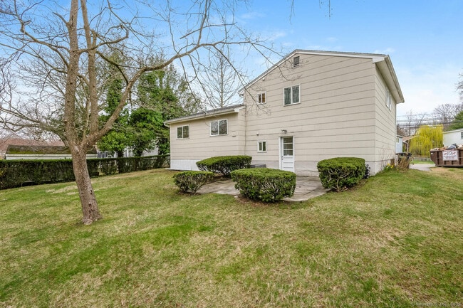 Building Photo - 14 Amherst Rd