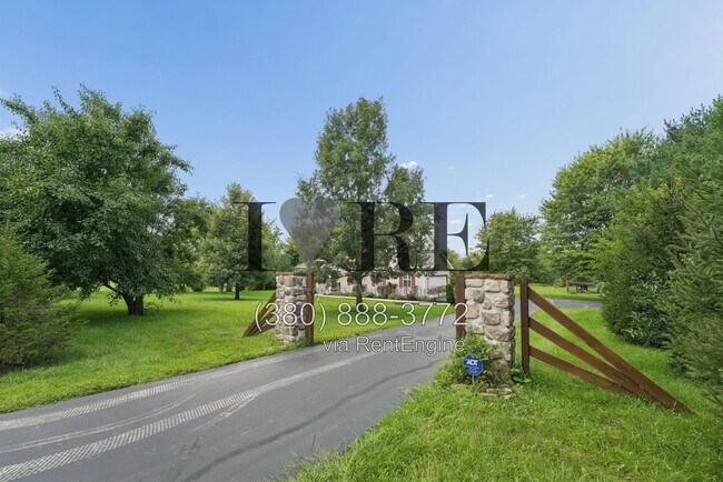 Building Photo - 8765 Hyland-Croy Rd