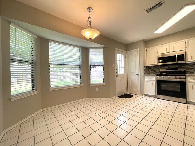 Building Photo - 1008 Cresswell Dr