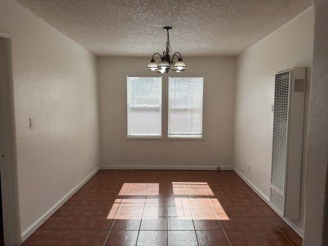 Building Photo - 986 Merritt Dr