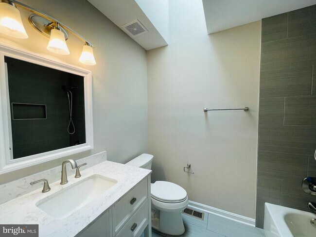 Building Photo - 2125 Aquia Dr
