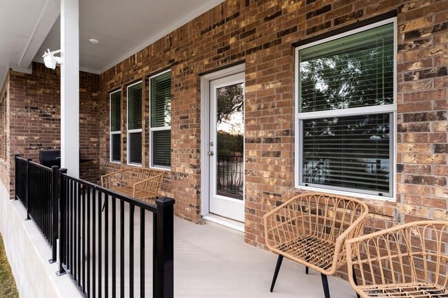 Building Photo - 4264 Hill House Ln