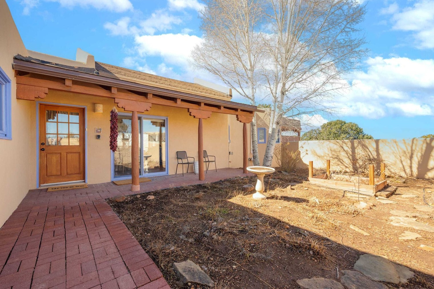 Building Photo - 6 Fonda Way