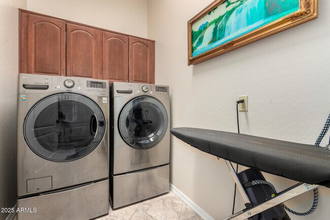 Building Photo - 8912 N 15th Ln