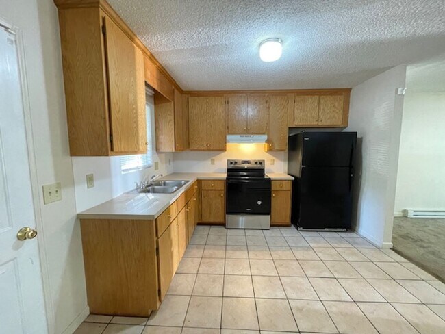 Building Photo - 3 Bed/ 1 Bath Charming House!