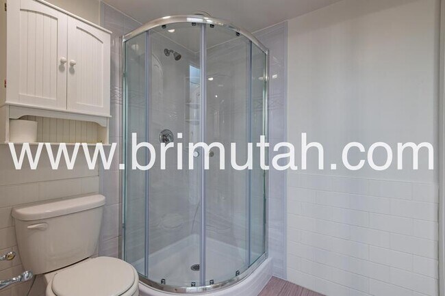 Building Photo - 5761 S Waterbury Cir