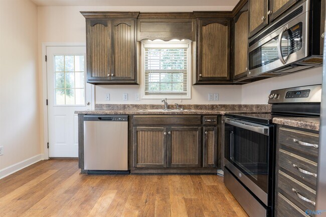 Building Photo - 105 Kaileigh Paige Cir