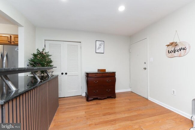 Building Photo - 1832 Metzerott Rd