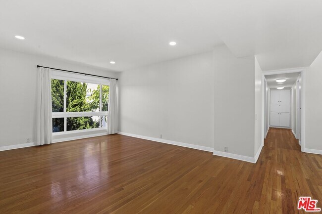 Building Photo - 3200 S Sepulveda Blvd