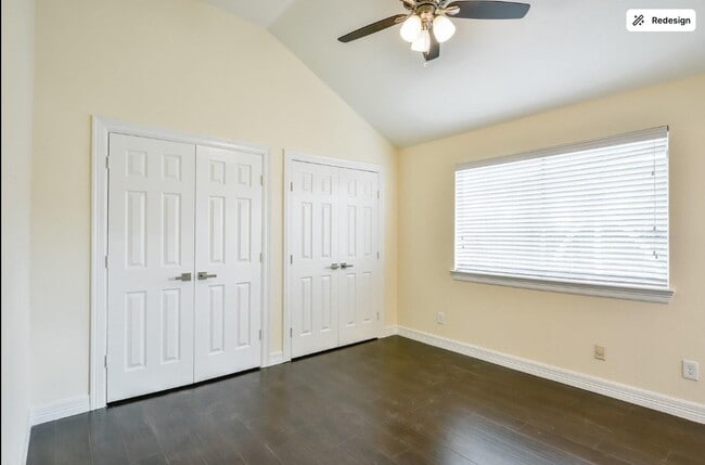 Building Photo - 6325 Southwood Ct N
