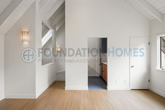 Building Photo - 232 Miller Ave
