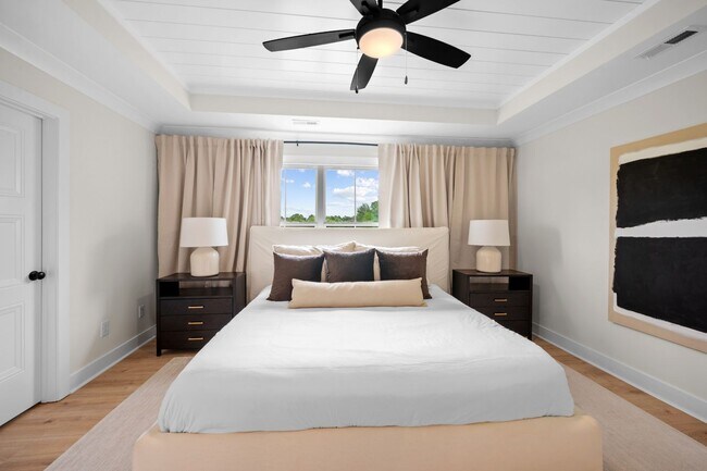 Building Photo - Modern 3 Bed on Nearly an Acre