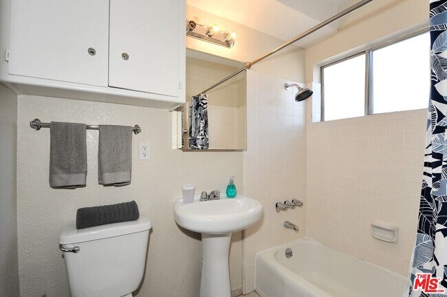 Building Photo - 313 Mildred Ave