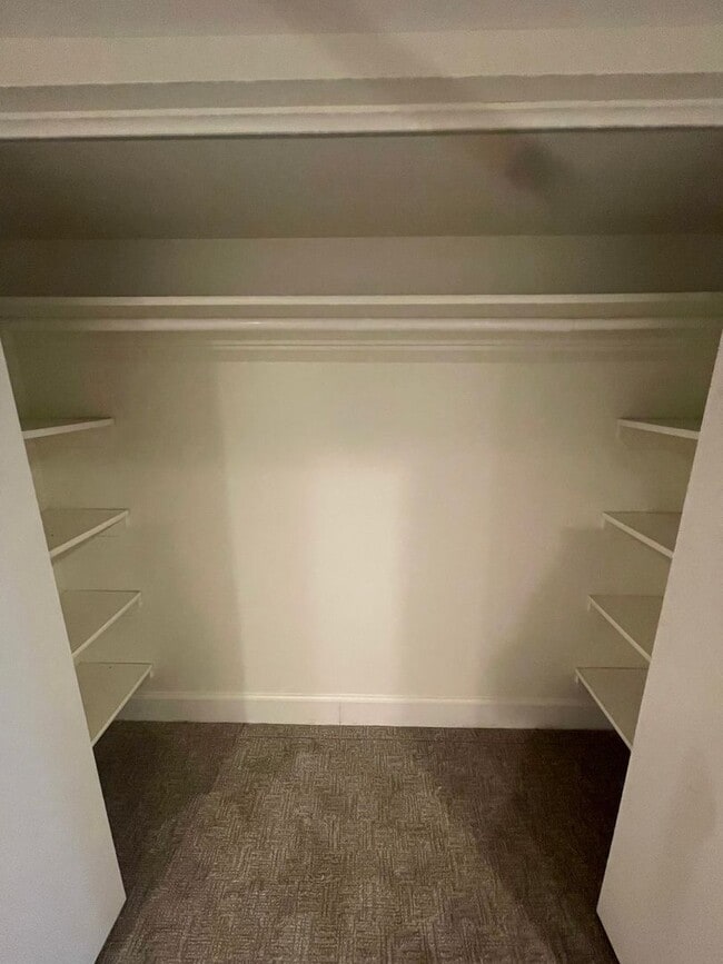 Building Photo - Beautiful 4-Bedroom House