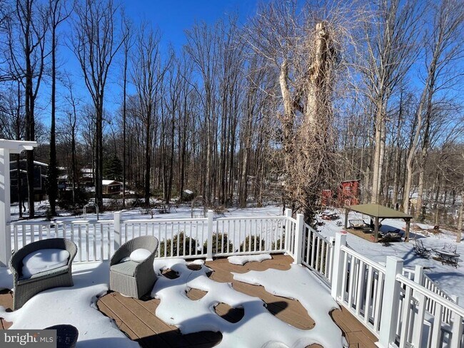 Building Photo - 5300 Summit Dr