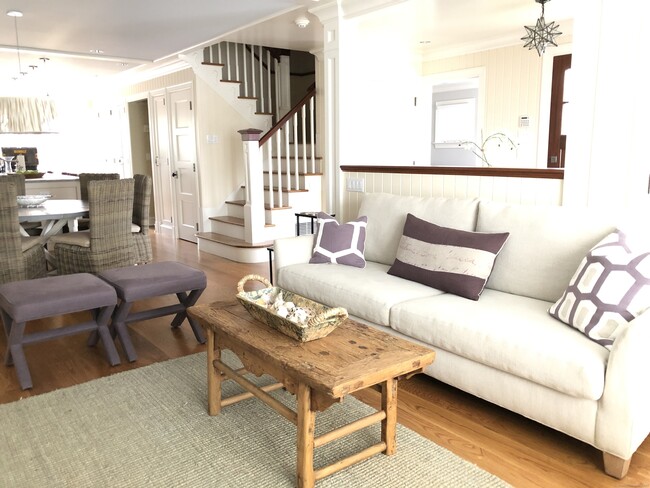 Building Photo - 12 Danbury Ave