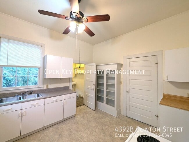 Building Photo - 4392 B Clinton St