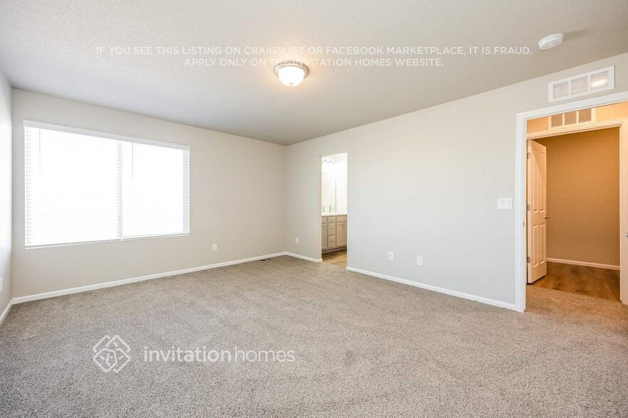Building Photo - 11137 House Finch Ln