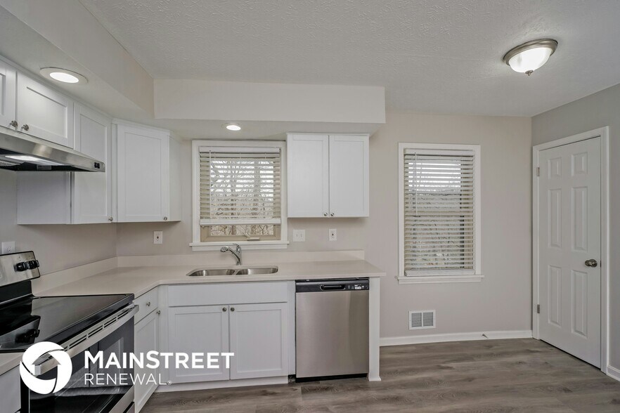 Building Photo - 9109 Lakeridge Dr