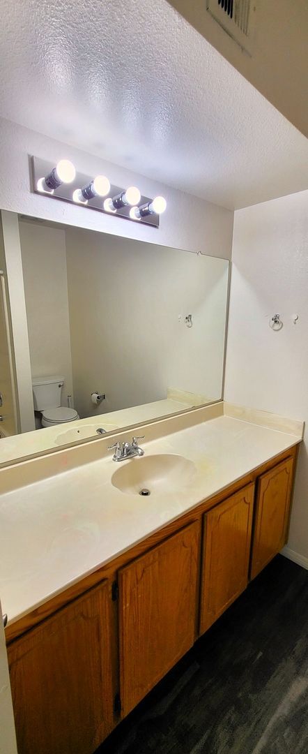 Building Photo - AFFORDABLE 3 BEDROOM, 2.5 BATH TOWNHOME IN THE HEART OF TEMPE!