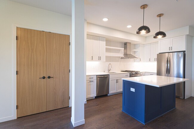 Interior Photo - Verso