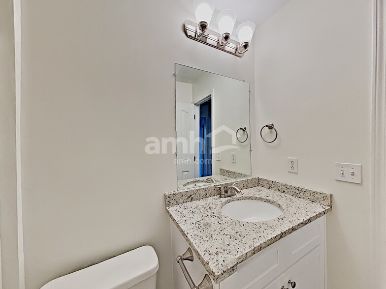 Building Photo - 2627 Mission Ridge Dr