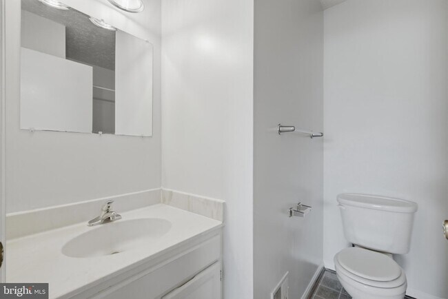 Building Photo - 8635 Reinecke Ct