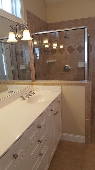 Master Bath - 1133 N Blount St