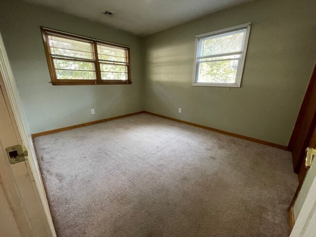 Building Photo - Single Family Home Close to KSU!