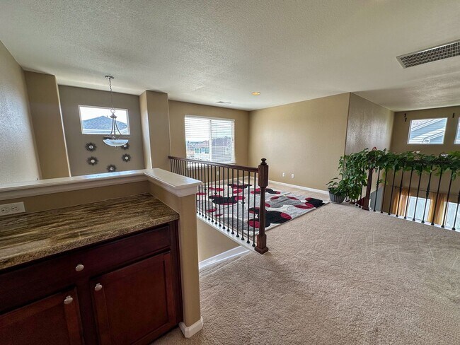 Building Photo - Horseshoe Ridge 4bd 3ba 2,522sq.ft. home FOR RENT!